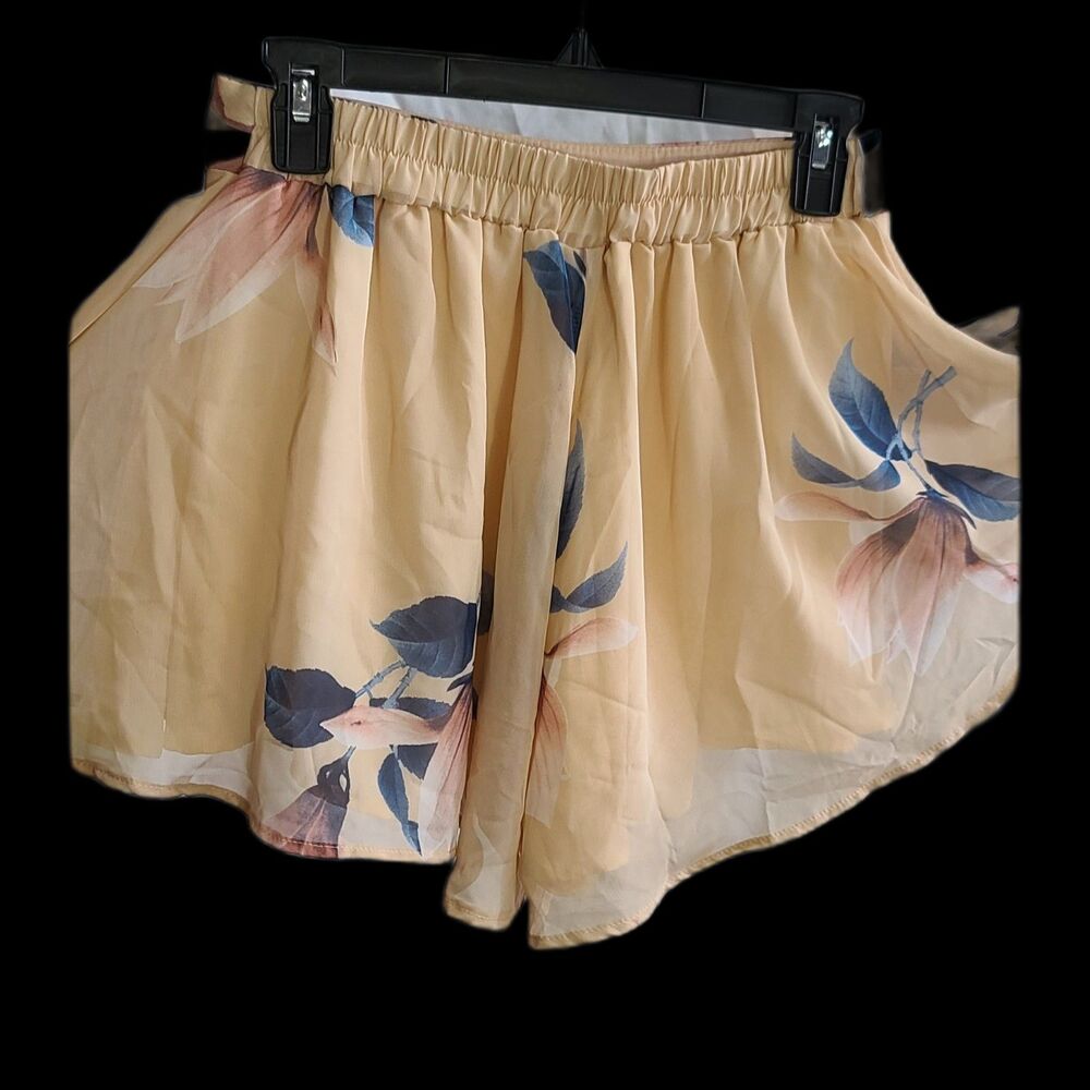 Adrienne Medium swing shorts dressy floral lining elastic back